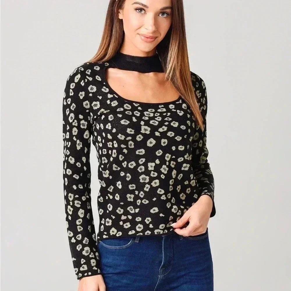 525 Women's Jacquard Cutout Mockneck Top  M